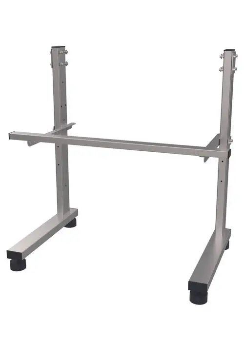 Gestell aus Aluminium mit vertikalen und horizontalen Stützen, geeignet für Judo Produkte. Stabil und mit verstellbaren Füßen zur Anpassung an verschiedene Untergründe.